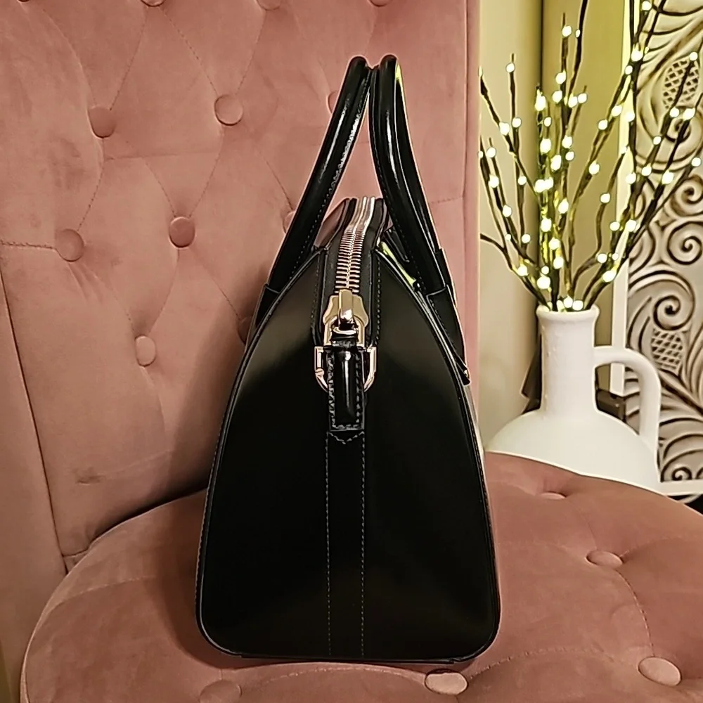 Authentic Givenchy Antigona Small in Smooth Black - Picture 8 of 16
